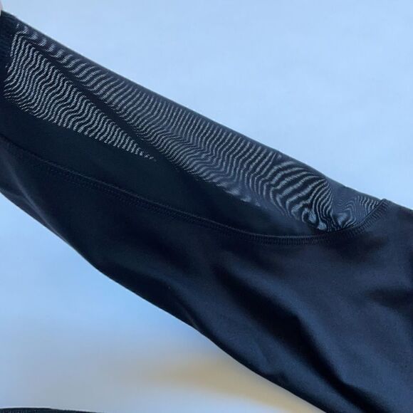 Gottex Moisture Wicking Leggings with Tummy Control and Pocket, LG - Picture 7 of 8